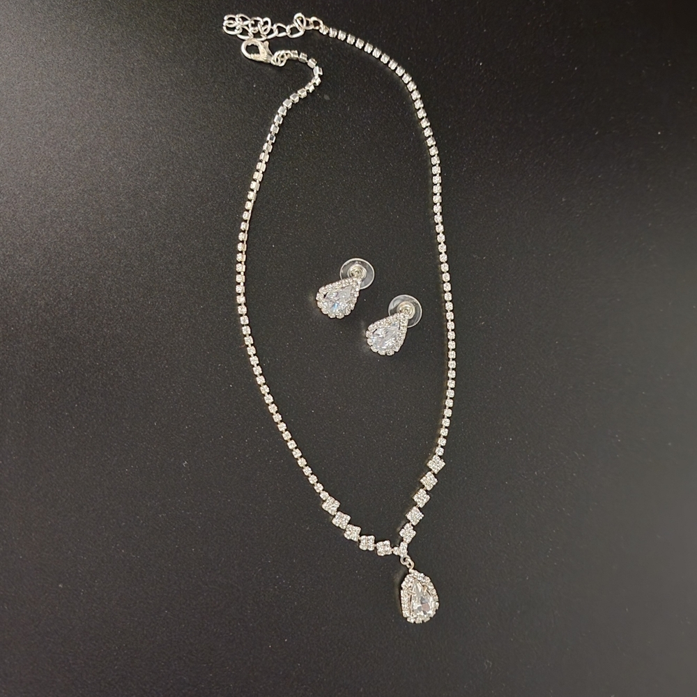 Rhinestone Bridal Necklace Earrings Set